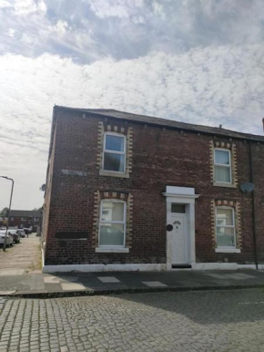 Family Home Near City Centre - New KING bed!